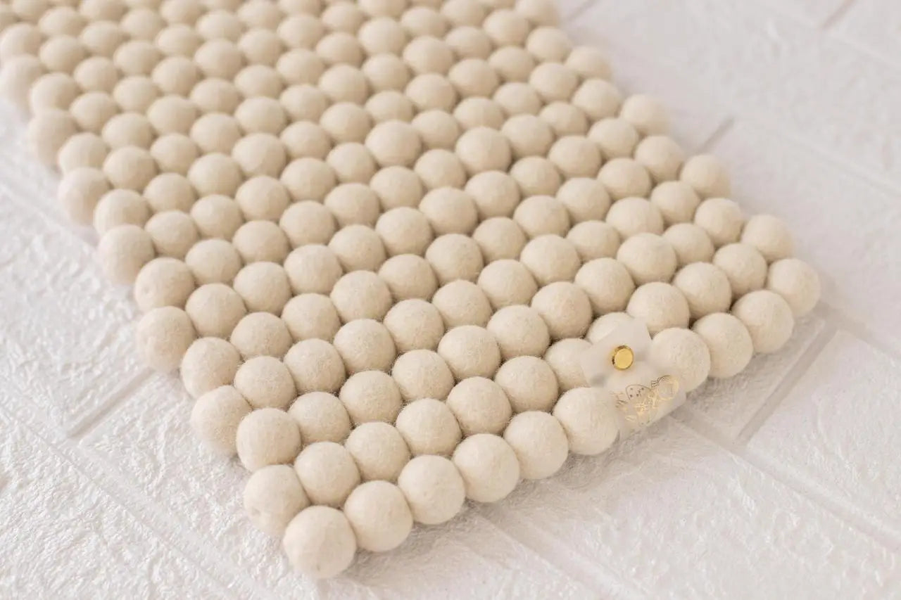 Snowy Dreams - Wool Ball Pet Bed Mat for Cats & Small Dogs