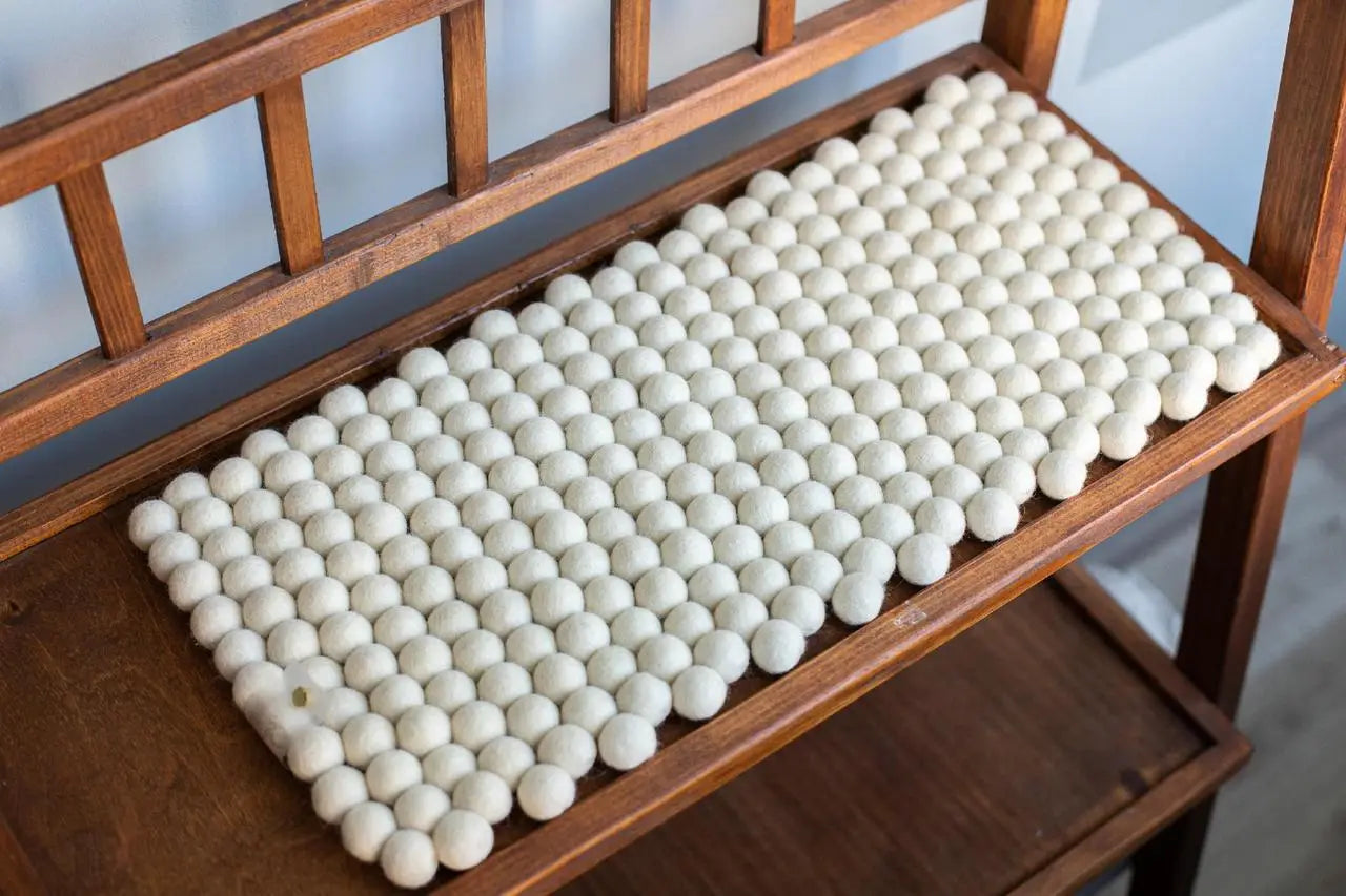 Snowy Dreams - Wool Ball Pet Bed Mat for Cats & Small Dogs