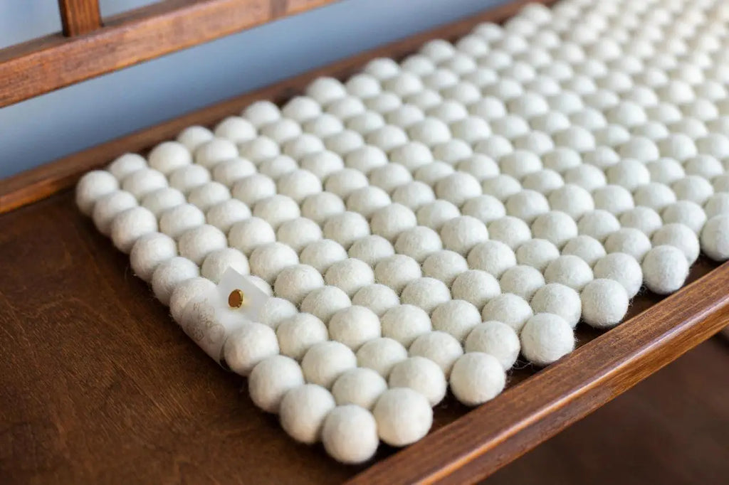 Snowy Dreams - Wool Ball Pet Bed Mat for Cats & Small Dogs