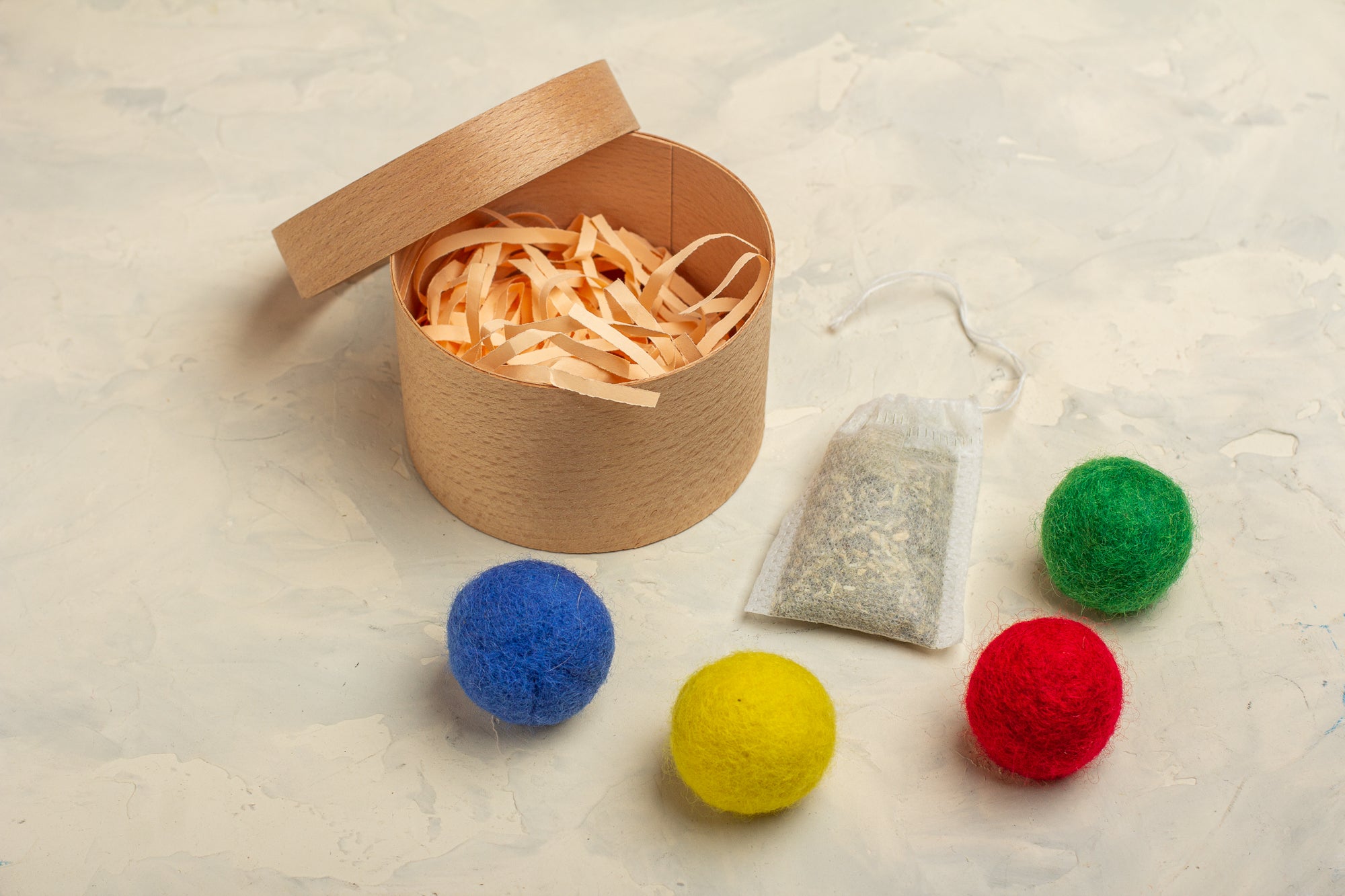 Rainbow Colors Cat Toy Set - 4 Wool Balls with Catnip