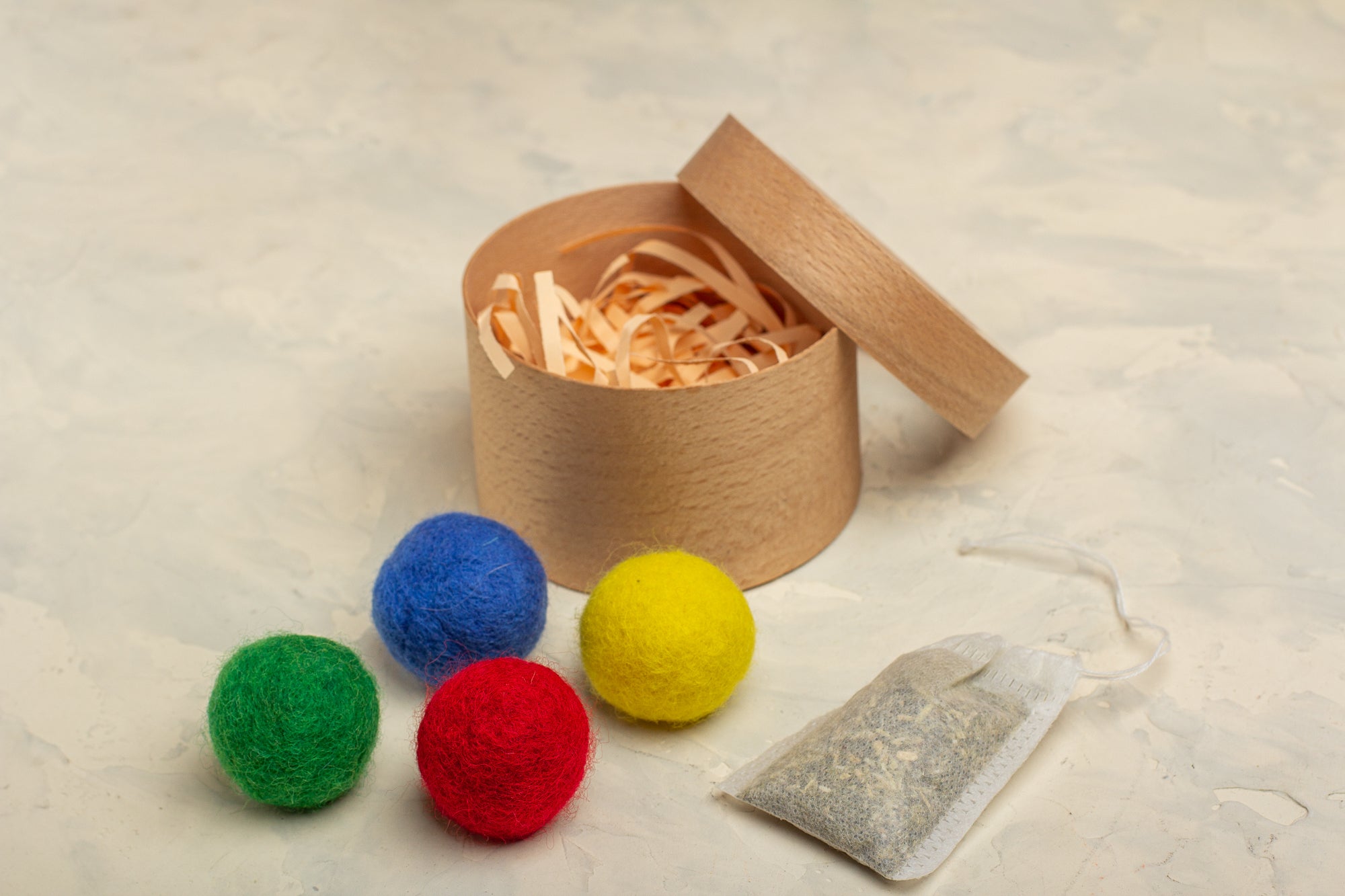 Rainbow Colors Cat Toy Set - 4 Wool Balls with Catnip