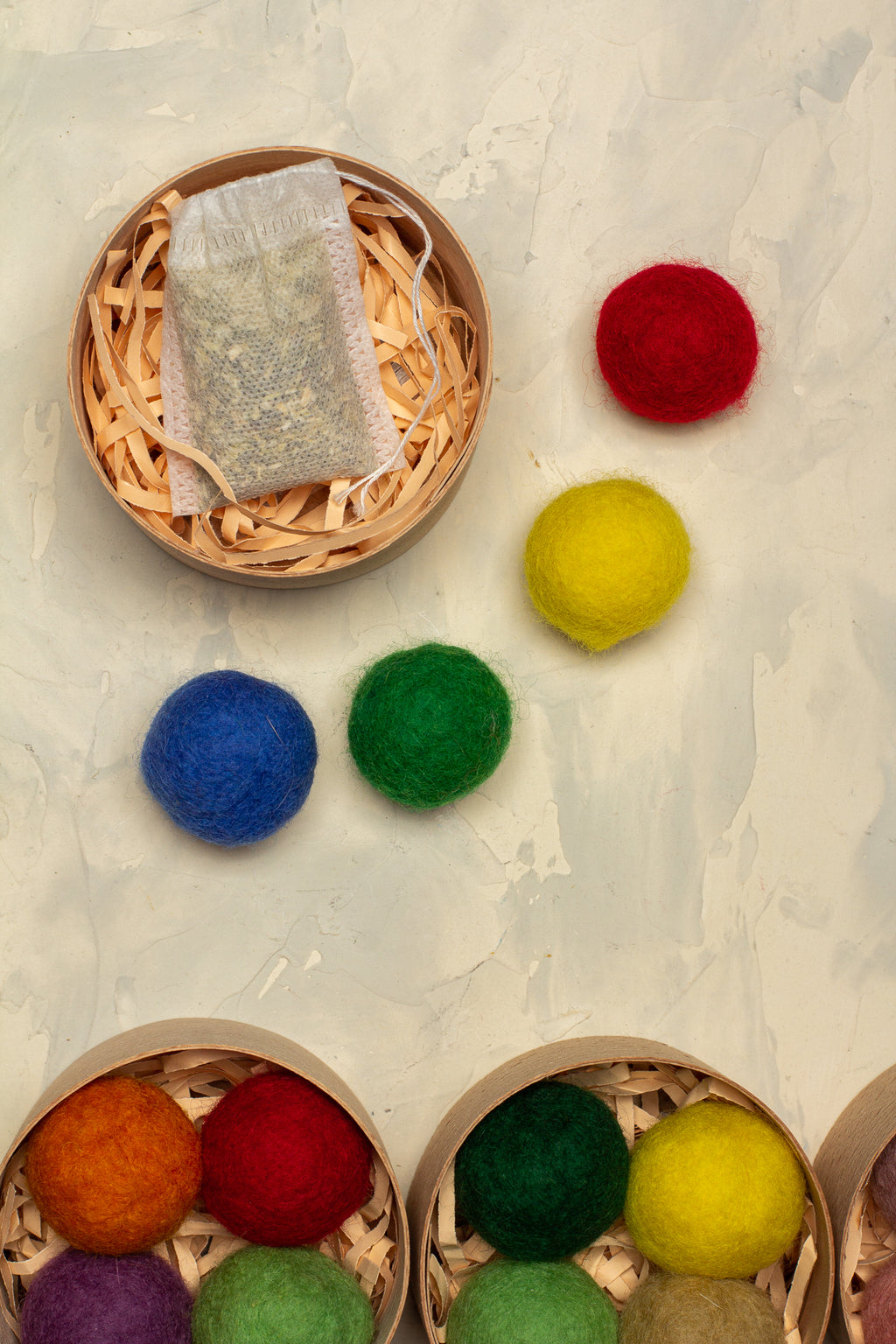 Rainbow Colors Cat Toy Set - 4 Wool Balls with Catnip
