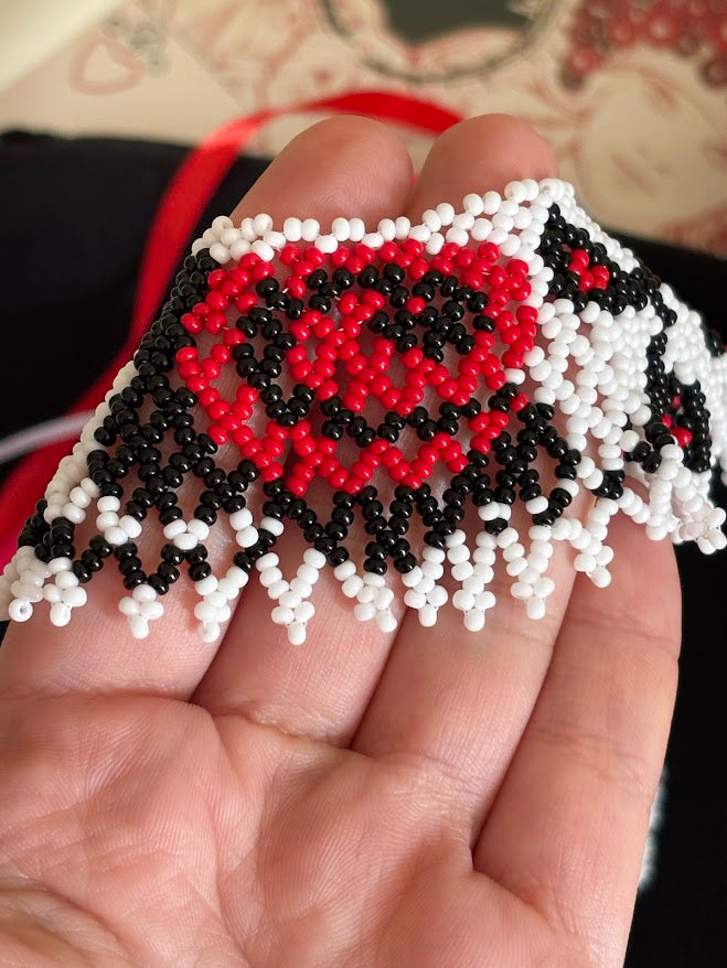 White Roses Beaded Necklace