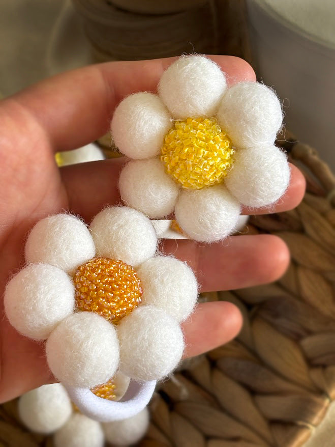 Daisy hair ties set of 2, white flower scrunchies