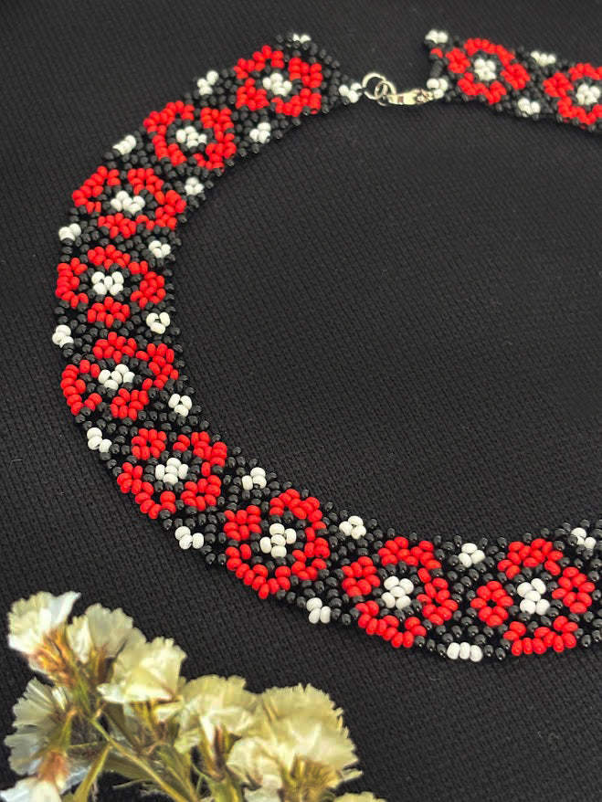 Handmade Beaded Necklace "Poppy Field"