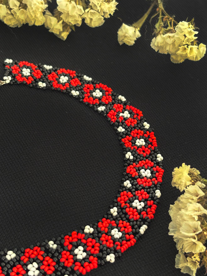 Handmade Beaded Necklace "Poppy Field"