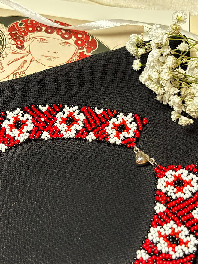 Handmade Beaded Necklace "White Diamonds"