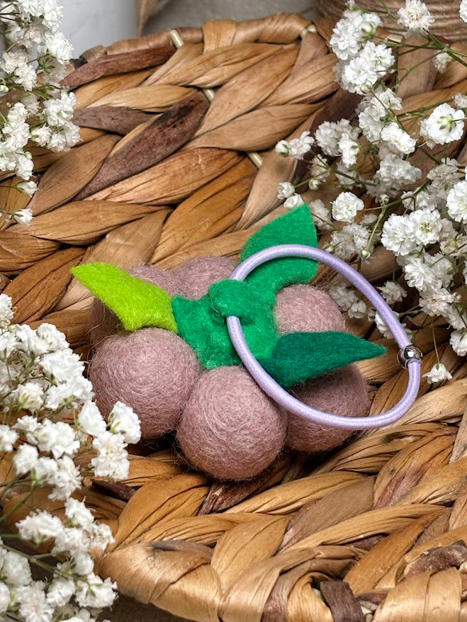 Elástico de Cabelo Feito à Mão com Flor de Bola de Lã - Lilás Suave