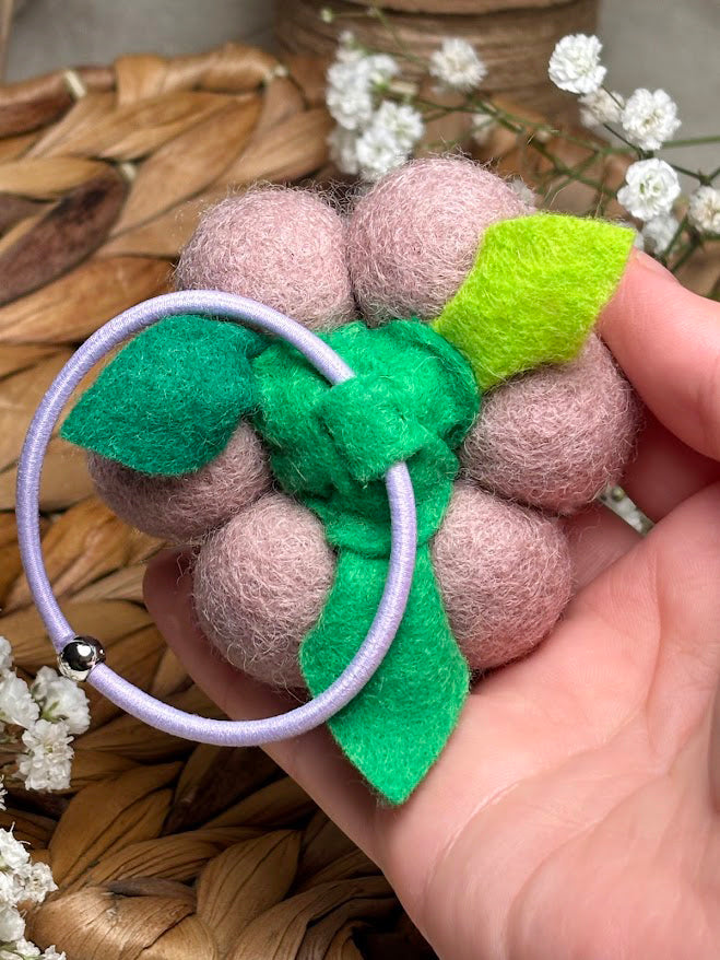 Elástico de Cabelo Feito à Mão com Flor de Bola de Lã - Lilás Suave